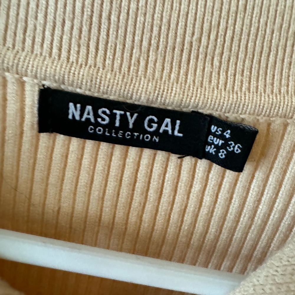 SOLD - Nasty Gal knitted set - size 4 - Cream - Picture 7 of 8